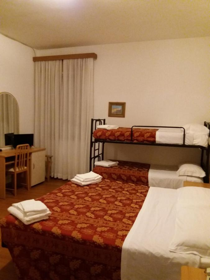 Hotel Rugantino Cesenatico Exterior photo